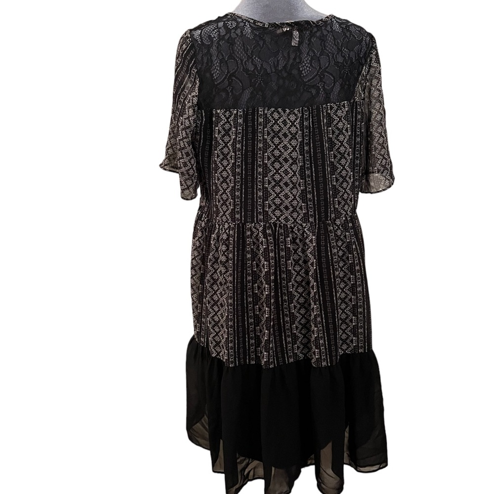 BCBGeneration babydoll dress with lace size M - Picture 10 of 10